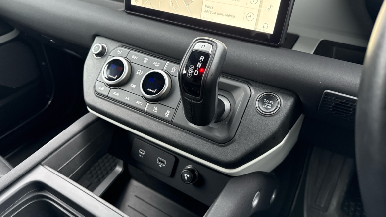 Land Rover Defender 90 Diesel 3.0 D250 Hard Top SE Auto